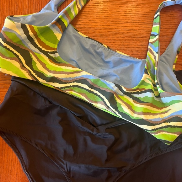 Aerie High-Waist Two-Piece Swim Set - Green Wave Top & Black Bottom - Picture 4 of 4